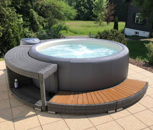 Softub Resort 300 - Spacious Comfort, Simplified Luxury