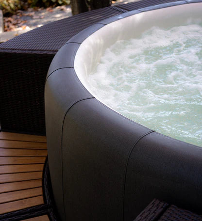 Softub Resort 300 - Spacious Comfort, Simplified Luxury